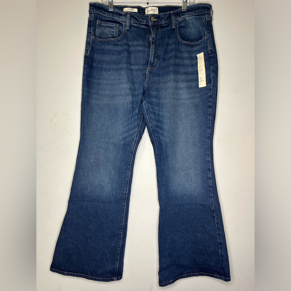 Universal Thread Womens 16 Short High-rise Flare with comfort stretch NWT